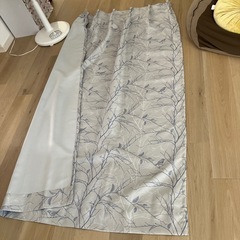 カーテンの画像