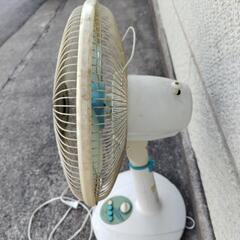 【今日明日引き取り限定】扇風機　動きますが、少し音が出ます　汚れありの画像