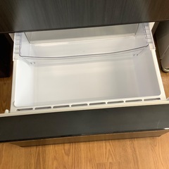 【安心の半年保証】AQUAの3ドア冷蔵庫の画像