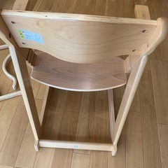 チャイルドチェア　カトージ　木製の画像
