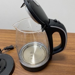 ガラス製の電気ケトル の画像