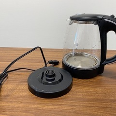 ガラス製の電気ケトル の画像