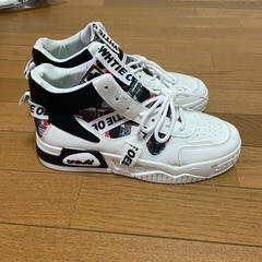 スニーカー
の画像