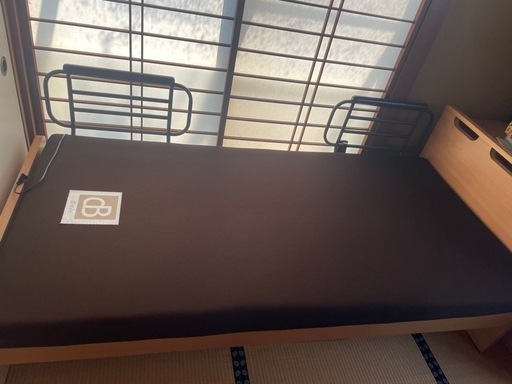 【お譲り先決まりました】介護ベッド　電動リクライニングベッド