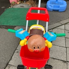 アンパンマン　手押し三輪車　ちょっと残念の画像
