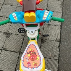アンパンマン　手押し三輪車　ちょっと残念の画像