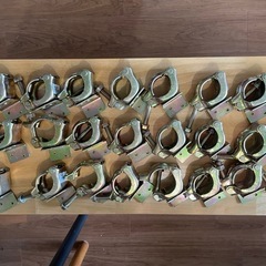 単管パイプ、ジャッキベース、クランプセットの画像