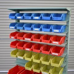 ≪zyt2340ジ限≫ TRUSCO/トラスコ中山 重量コンテナラック 幅90cm 現状品 ③ パーツコンテナ/ネジ箱/工具箱/整備工場/ガレージ/DIY/収納/自動車/バイク 70718-07の画像
