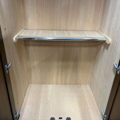間瀬木工 木製 ワードローブ 洋服タンス 大型 3枚扉 天然木 全国家具工業連合会 幅133cm×奥行60cm×高さ194cm の画像
