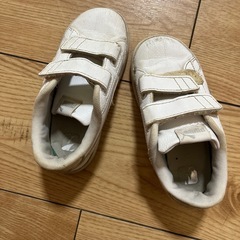 プーマスニーカー 16cmの画像