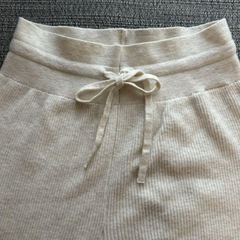 マタニティ　UNIQLO ウォッシャブルリブニットパンツの画像