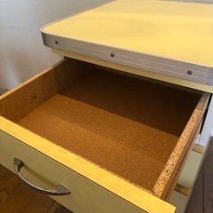 引き出し棚の画像