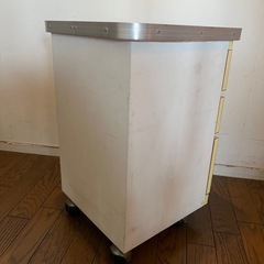 引き出し棚の画像