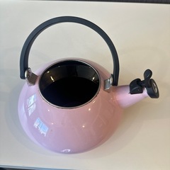 ※取引不可　ルクルーゼ、やかん、お譲りします。ピンク、美品ですの画像