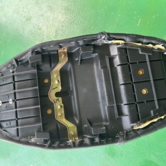 zrx400ii 三段シート
.短風防の画像