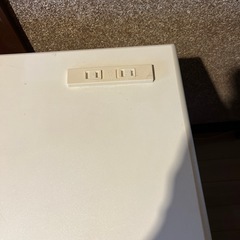 デスク、白色、キーボード収納の画像