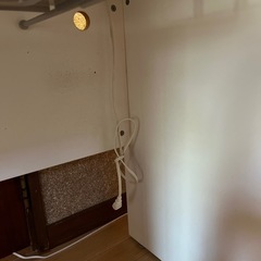 デスク、白色、キーボード収納の画像