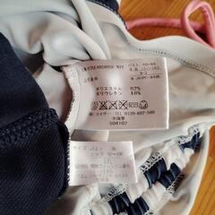 【交渉中】ティーン向き水着4点セット　紺白ボーダーの画像