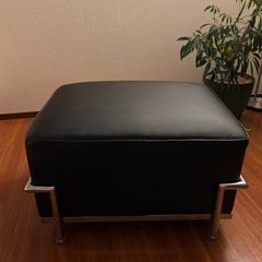 LC2 オットマン ブラック　リプロダクト ジェネリック家具 （引き取り限定）の画像