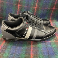 TOMMY HILFIGER トミーヒルフィガーローカットスニーカー/サイズ26cm/ブラック　黒　 スニーカーの画像