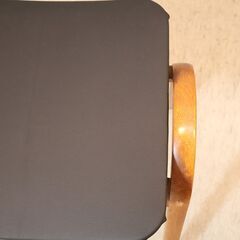 剣持勇デザインの秋田木工 No.202 スタッキングスツールです。曲木を使用したレトロなデザインのサイドチェア。コンパクトで愛らしいフォルムは北欧スタイルやカフェ風のお部屋に/IDC大塚家具の画像