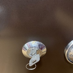0円です！　金庫　鍵ありますの画像