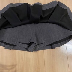 レディース　ミニスカート　インパン付き　グレー　プリーツスカートの画像