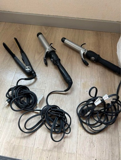 Onedamヘアアイロン3つとブラシ、ダッカール他 (NNNNNN ) 乃木坂