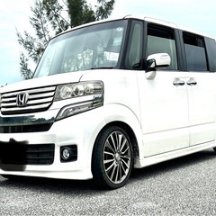 N-BOXカスタム　ホワイトの画像