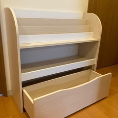 絵本棚の画像