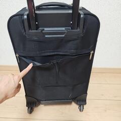 収納たっぷり　黒色　ソフト　スーツケースの画像