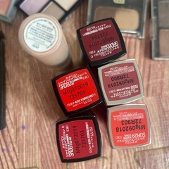 メイビリン　口紅　リップ　ファンデ　チーク　アイシャドウ　コスメの画像