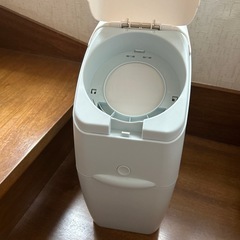 アップリカ　オムツ用ゴミ箱の画像