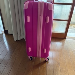 キャリーケースの画像