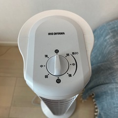 アイリスオーヤマ　縦型扇風機　の画像