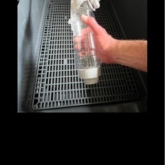  航空基準プラスチックペット旅行中型犬大型犬ケージ　XL キャスター無し　ペットキャリー、ペットクレート　ペット用給水器　ケージ取り付けタイプ付きの画像