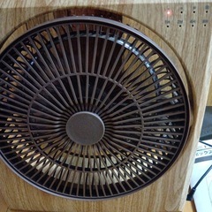 卓上扇風機DCモーター　ドウシシャ　木目ウッドの画像