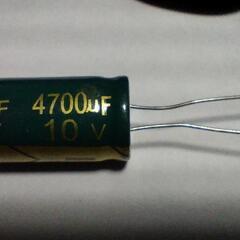 電解コンデンサ　10V4700μF 105℃ x1個の画像