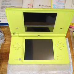 NintendoニンテンドーDSi ライムグリーン　本体と付属品の画像