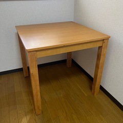 【中古】大阪引取限定　ダイニングテーブル　椅子2脚セット　円形　家具　リビング 中古】大阪引取限定 ダイニングテーブル 椅子2脚セット 円形