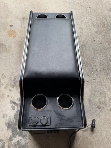 NV350キャラバン　センターコンソール