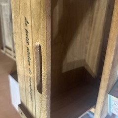 カントリー調収納ラック の画像