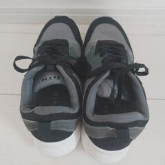 2足セット23.5子供用スニーカーの画像