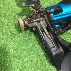 マキタ AR411HR 高圧エアビス打ち機【市川行徳店】【店頭取引限定】【中古】管理番号：IT3AVHC2Y21Cの画像