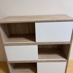 【LOWYA】収納棚3段、スライド扉付きの画像