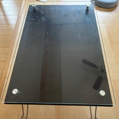 ガラス張り 折りたたみテーブルの画像