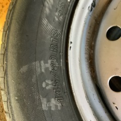 鉄ホイールタイヤの画像
