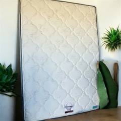 【激安】ダブルベッド マットレス付きの画像