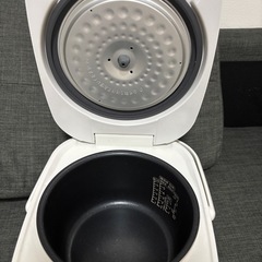 炊飯器の画像