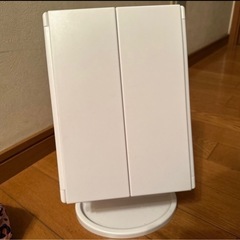 LEDライト付き鏡の画像